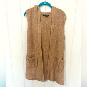 NWT! Tahari sleeveless Cadigan